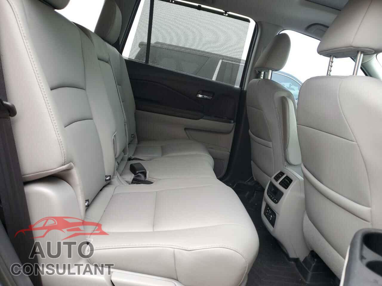 HONDA PILOT 2017 - 5FNYF5H83HB003626