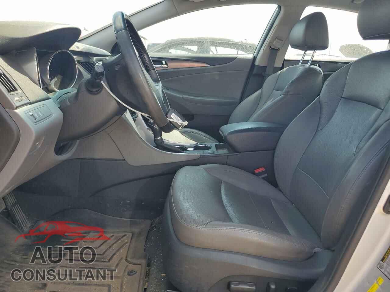HYUNDAI SONATA 2012 - KMHEC4A45CA031602