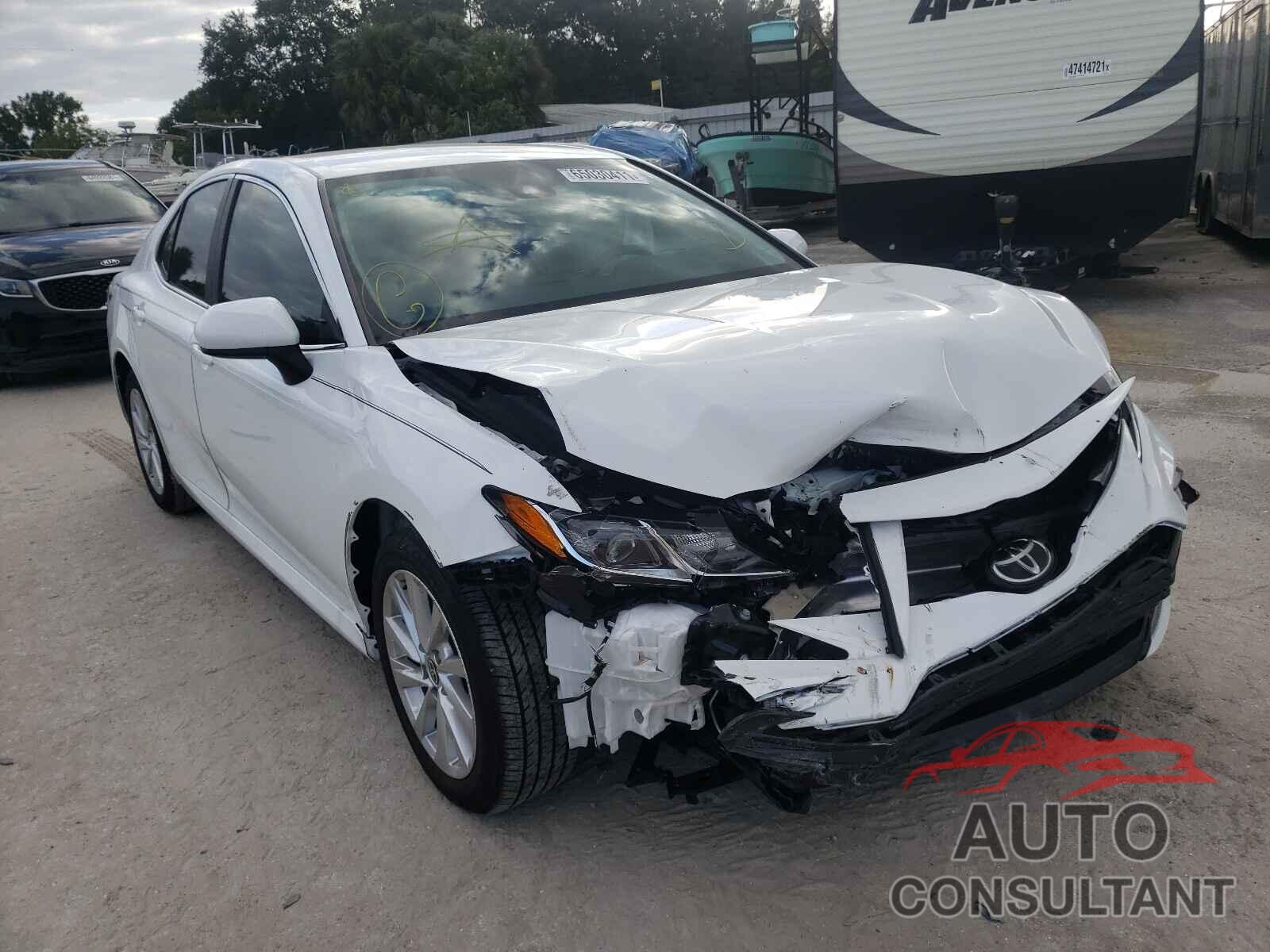 TOYOTA CAMRY 2021 - 4T1C11AK0MU447843