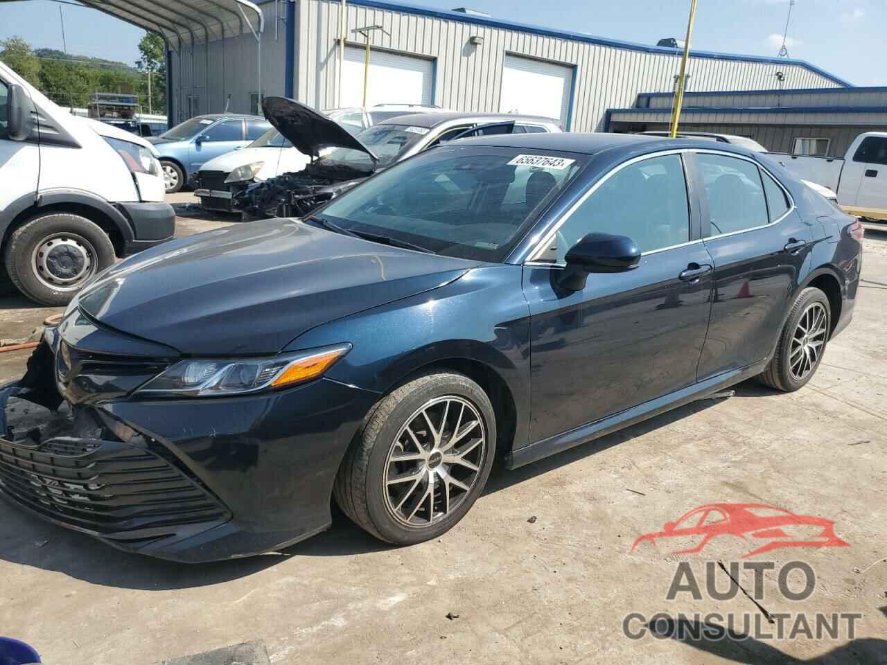 TOYOTA CAMRY 2018 - 4T1B11HK3JU673453