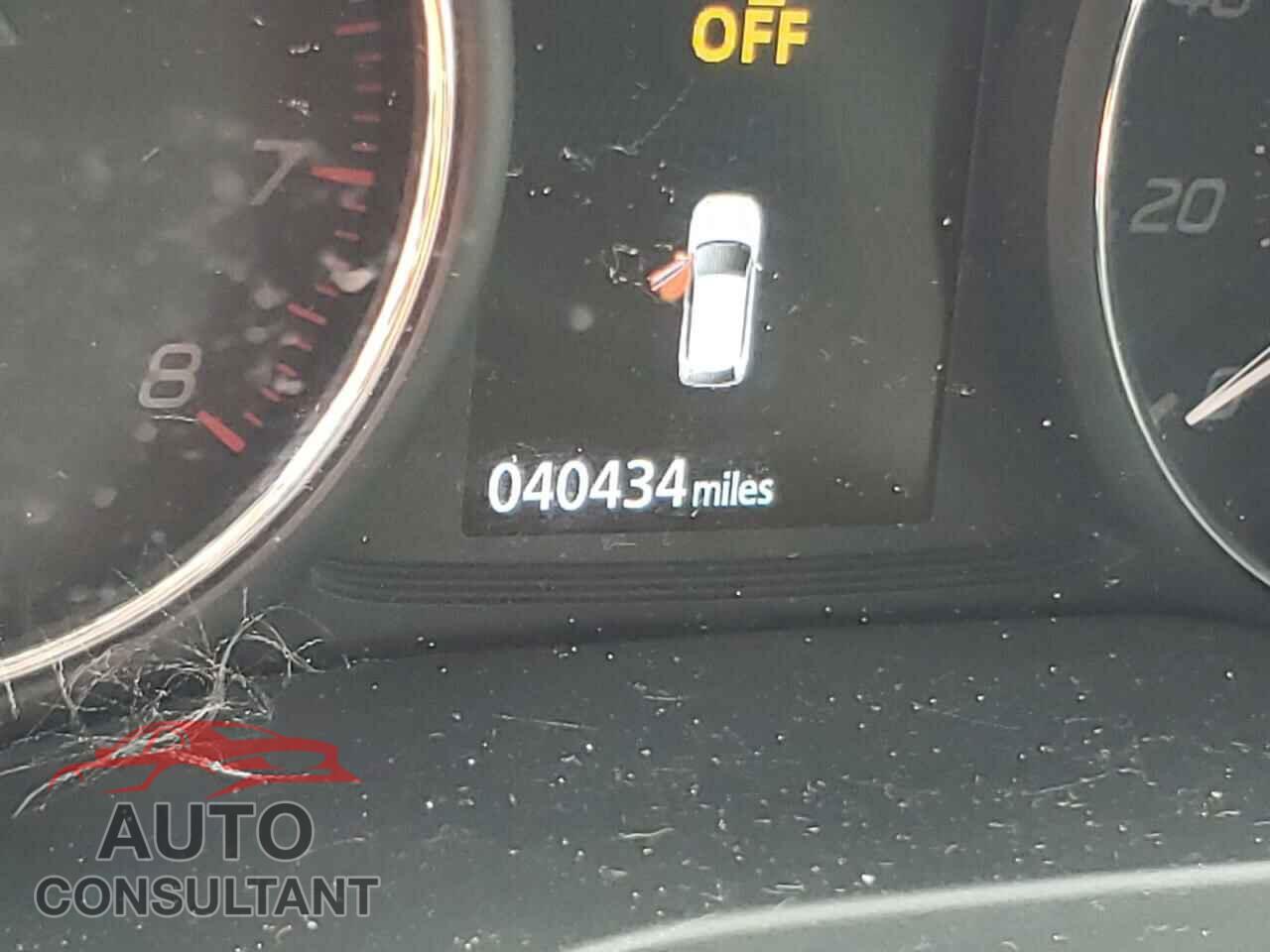 MITSUBISHI OUTLANDER 2018 - JA4AD3A39JJ005299