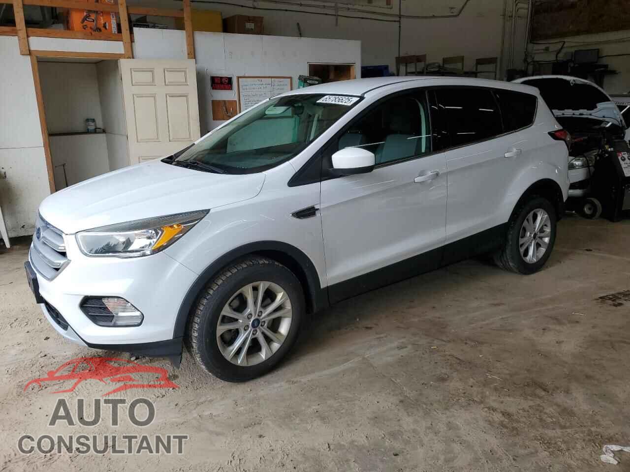 FORD ESCAPE 2017 - 1FMCU9GD2HUE49159