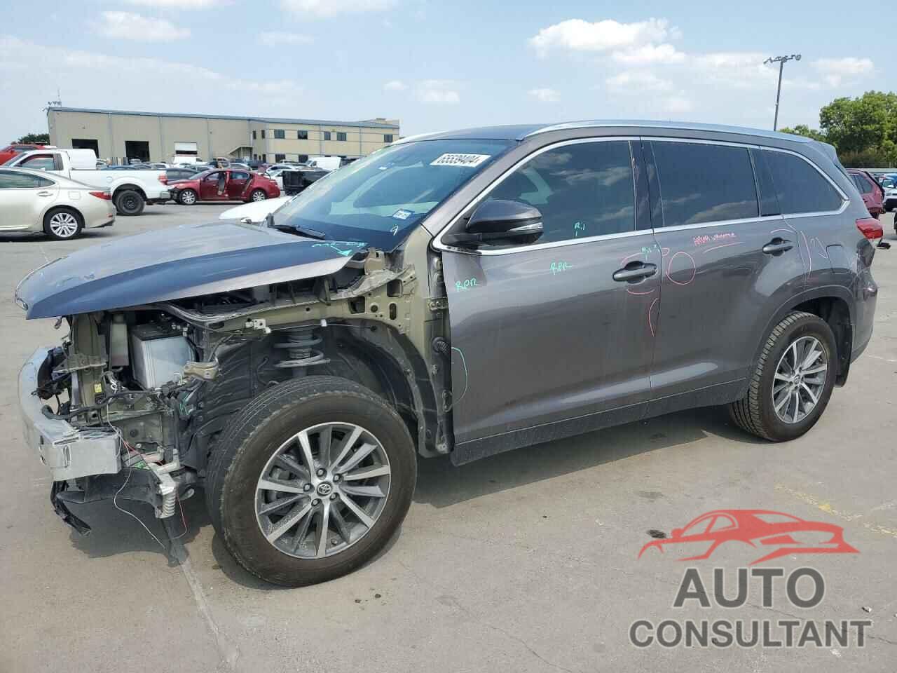 TOYOTA HIGHLANDER 2019 - 5TDKZRFH4KS572625