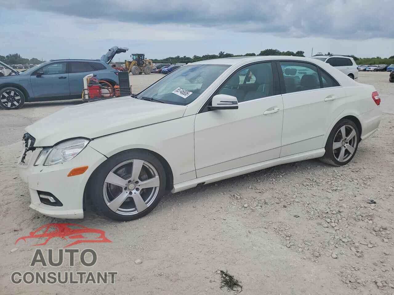 MERCEDES-BENZ E-CLASS 2011 - WDDHF5GB0BA271987