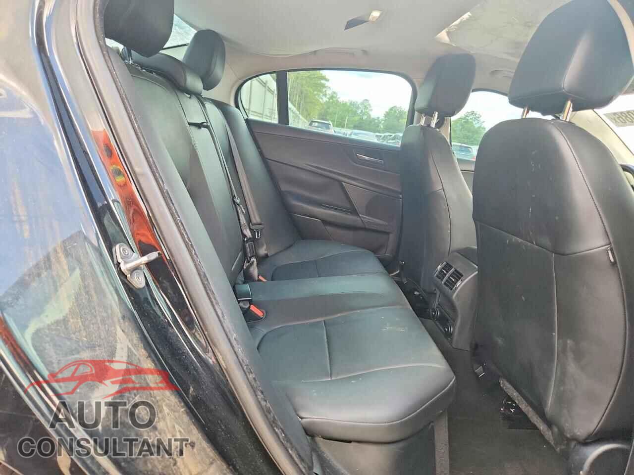 JAGUAR XE 2017 - SAJAD4BVXHA960703