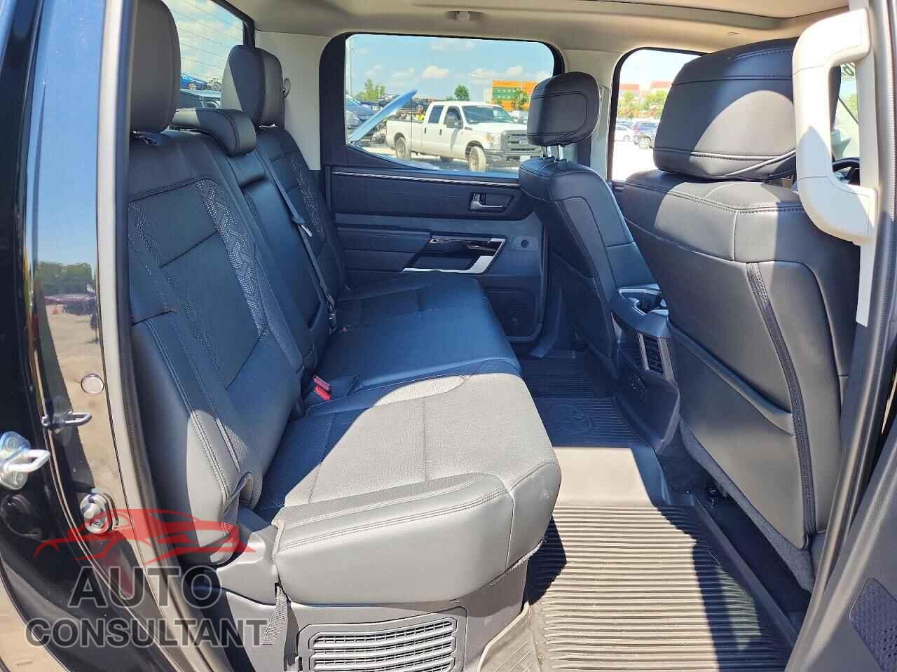 TOYOTA TUNDRA 2024 - 5TFWC5DB6RX063473