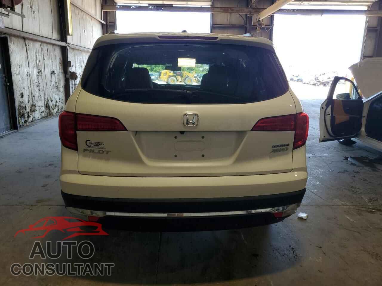 HONDA PILOT 2018 - 5FNYF6H96JB064246