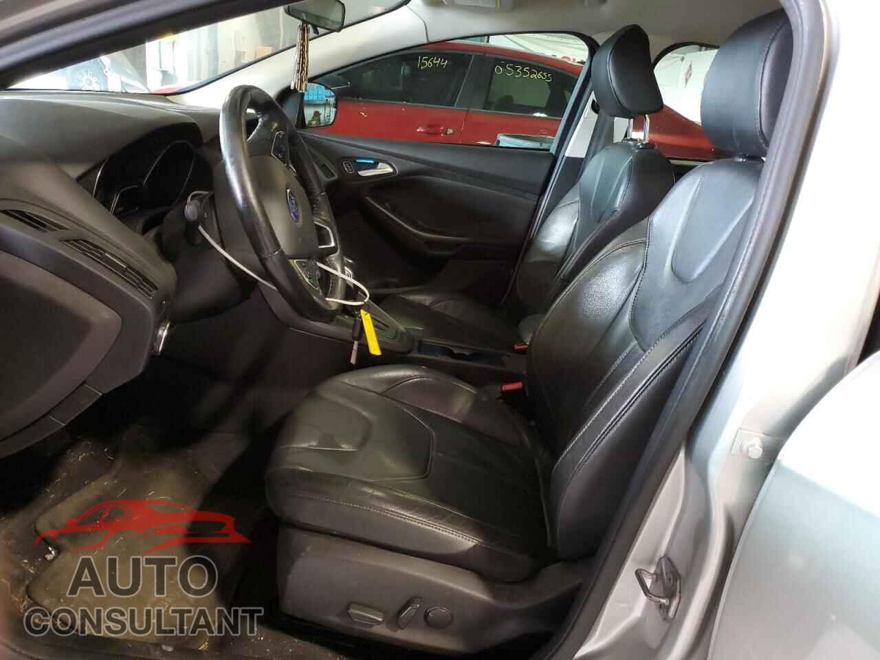 FORD FOCUS 2016 - 1FADP3K29GL302592