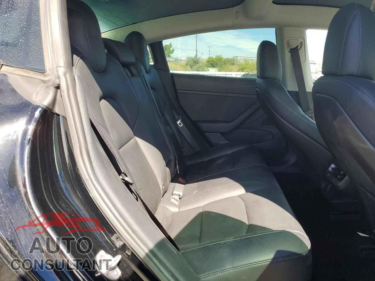 TESLA MODEL 3 2018 - 5YJ3E1EA3JF165940