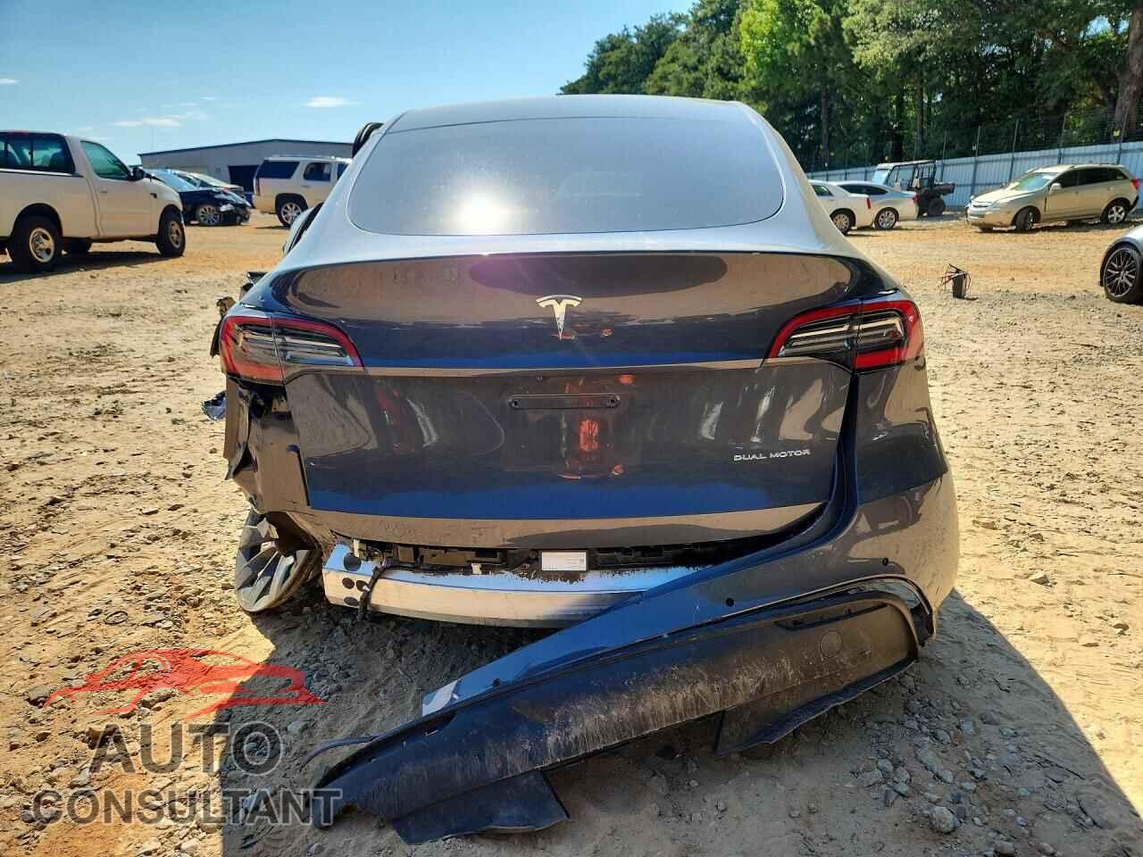 TESLA MODEL Y 2021 - 5YJYGDEEXMF070512