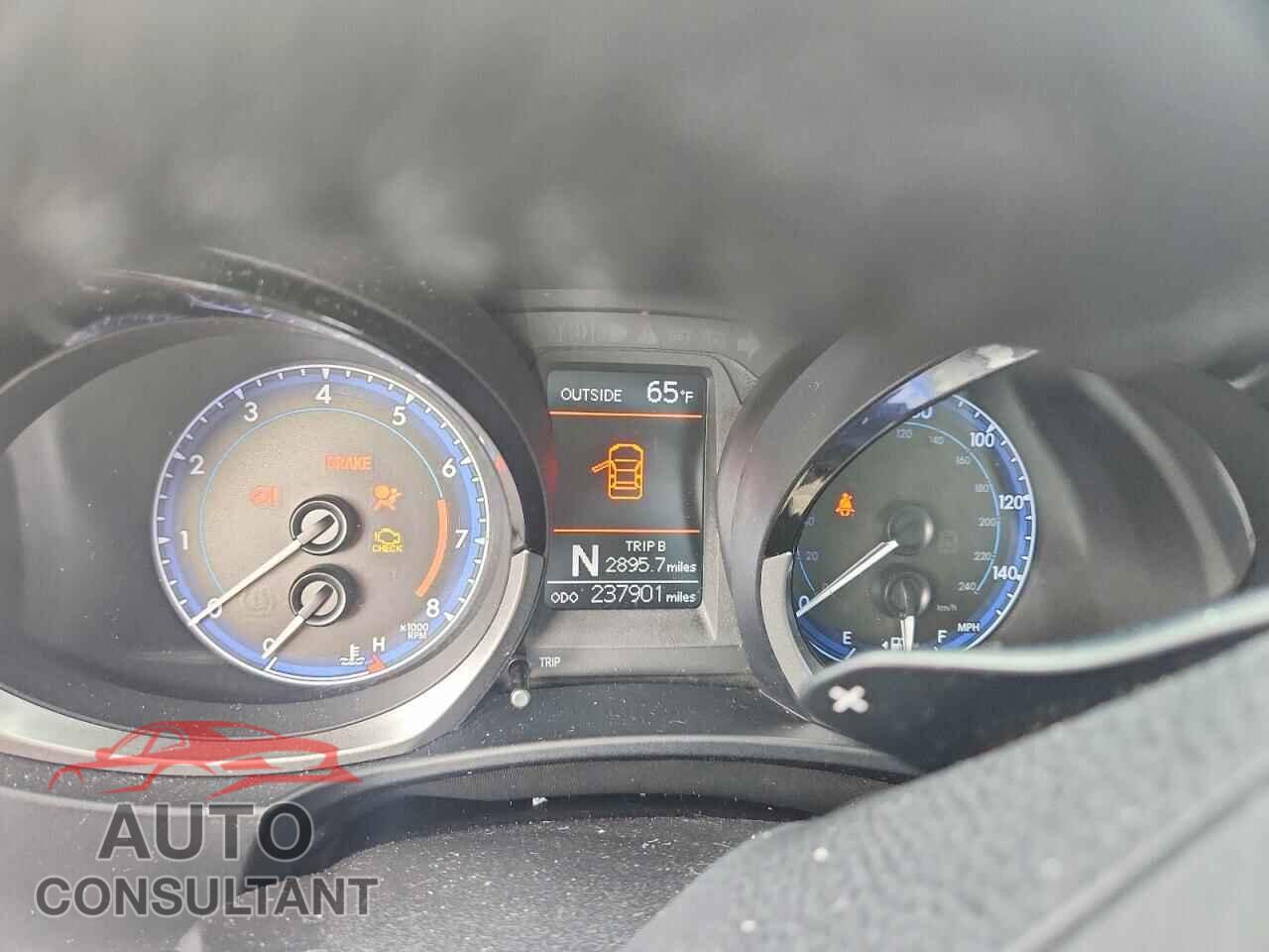 TOYOTA COROLLA 2014 - 5YFBURHE0EP105121