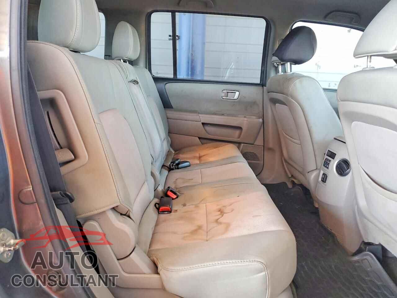 HONDA PILOT 2013 - 5FNYF3H45DB020181