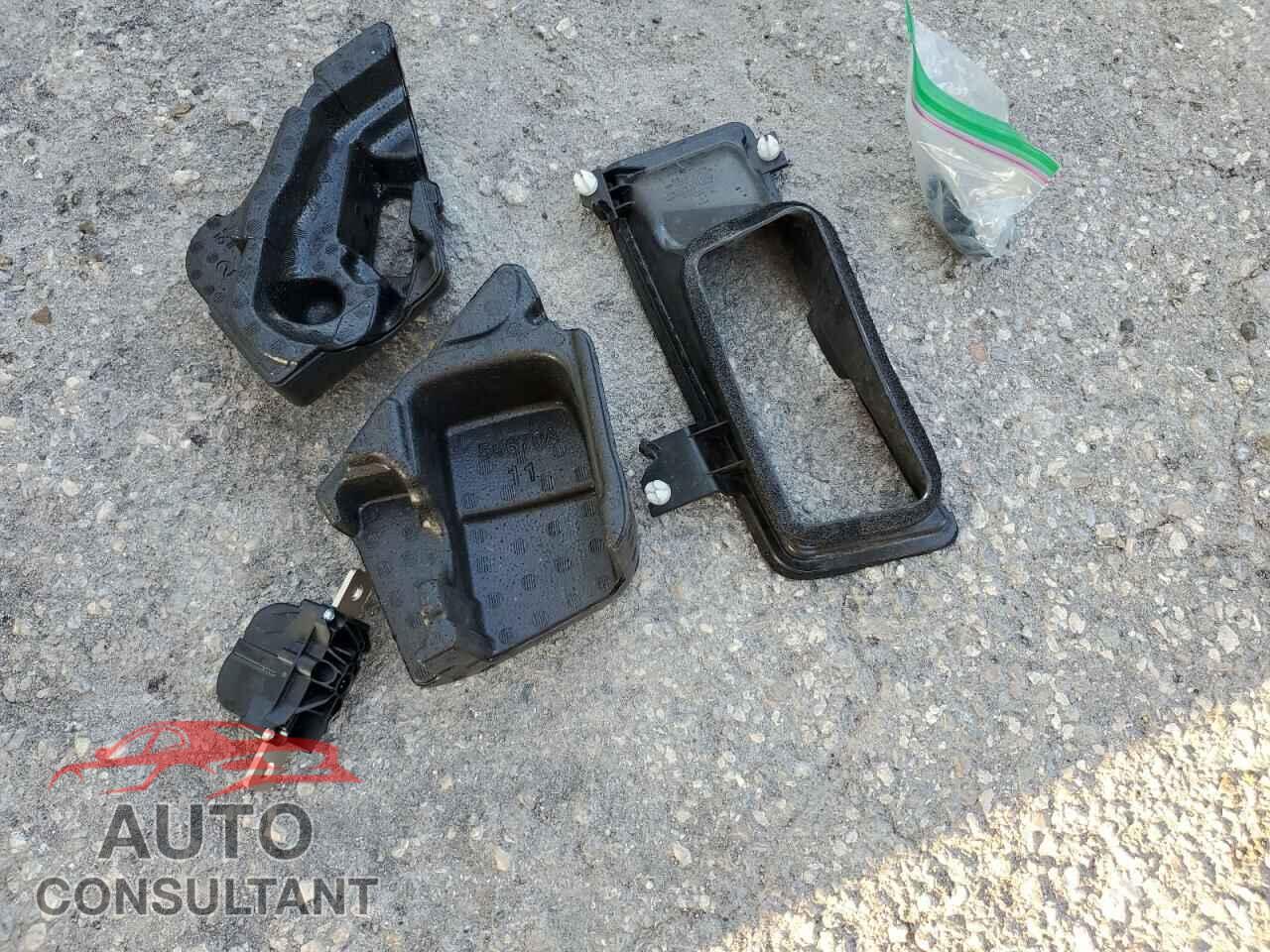 TESLA MODEL 3 2021 - 5YJ3E1EA2MF094573