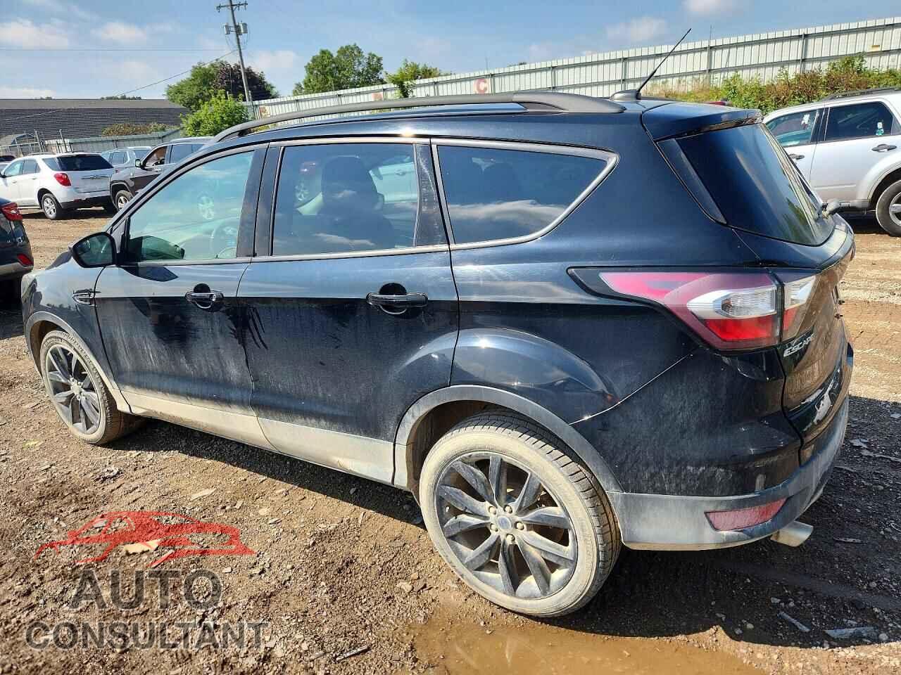 FORD ESCAPE 2017 - 1FMCU0GD3HUC33140