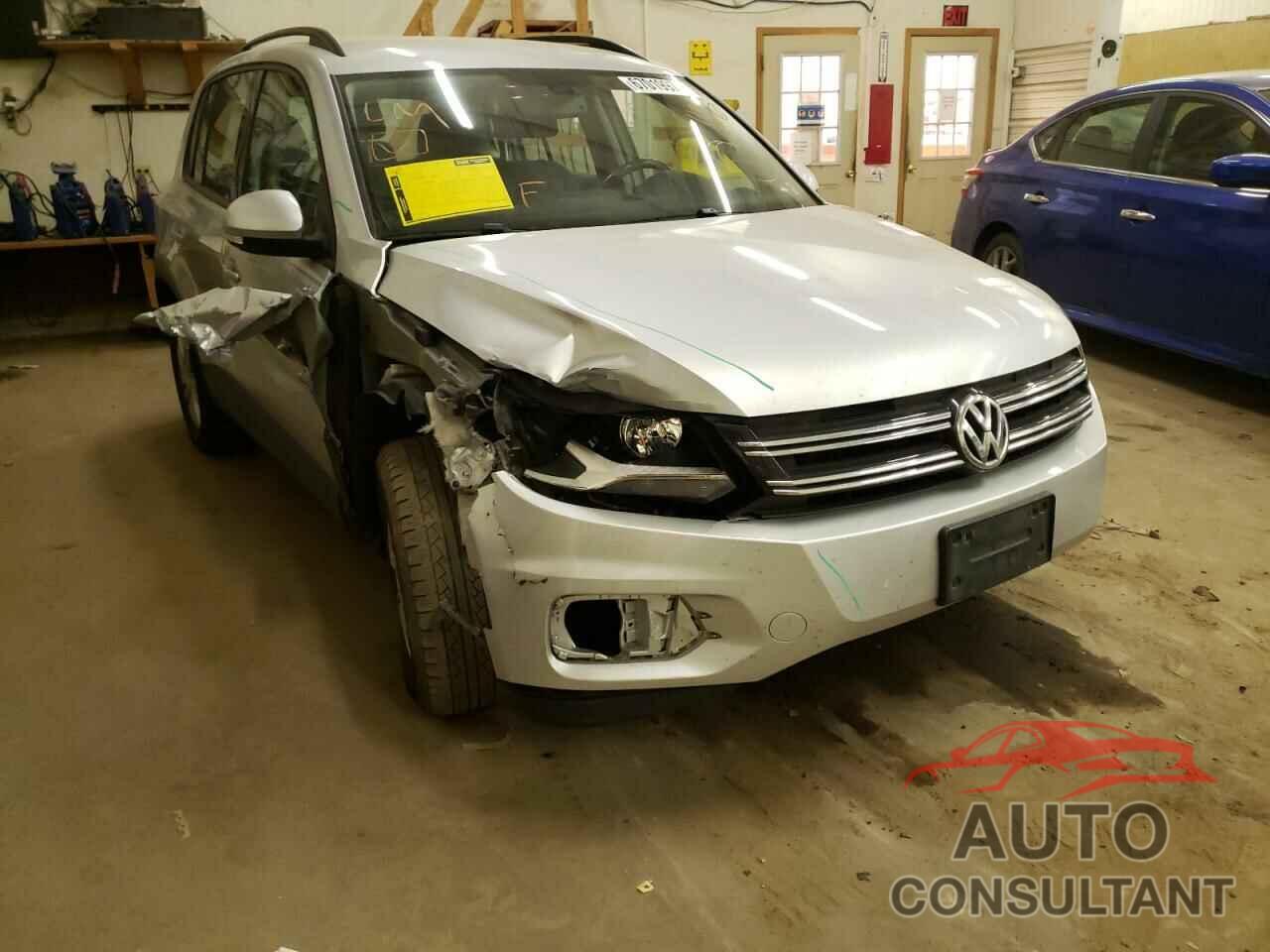 VOLKSWAGEN TIGUAN 2016 - WVGBV7AX3GW576635