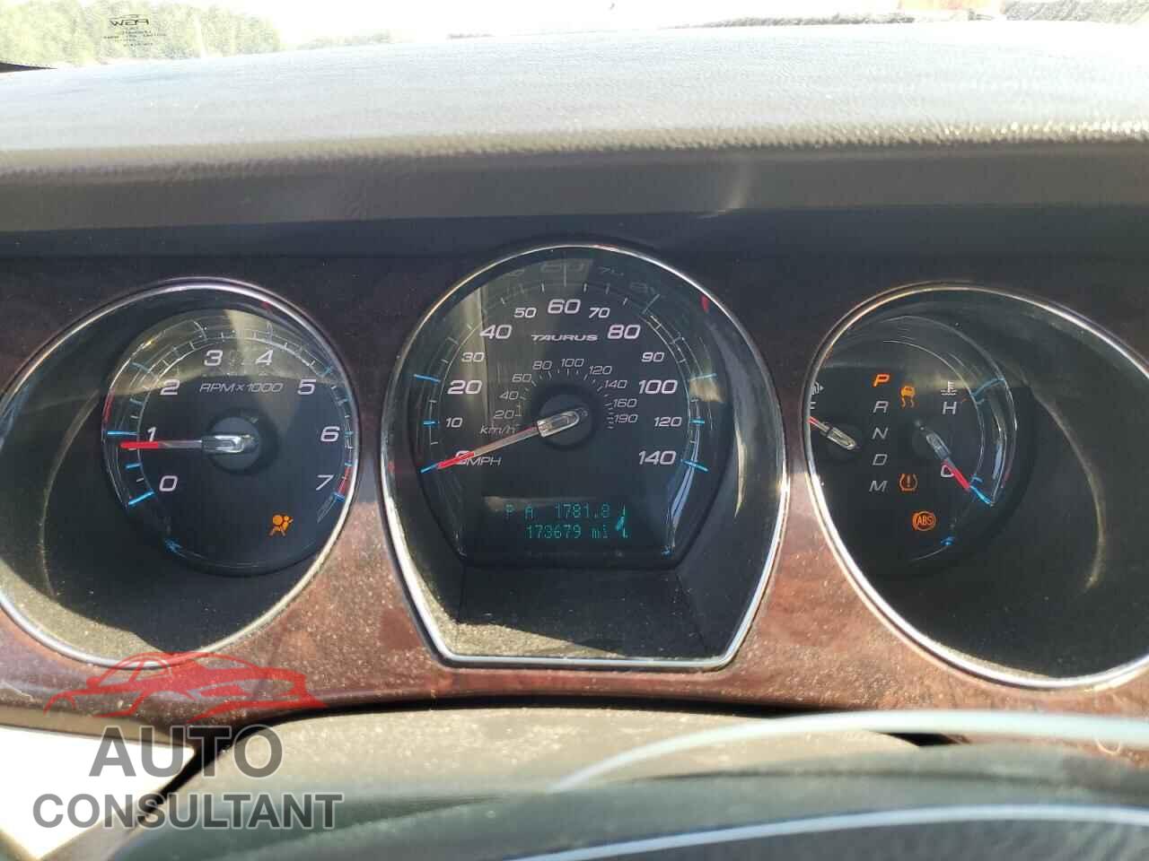 FORD TAURUS 2011 - 1FAHP2EW1BG100728