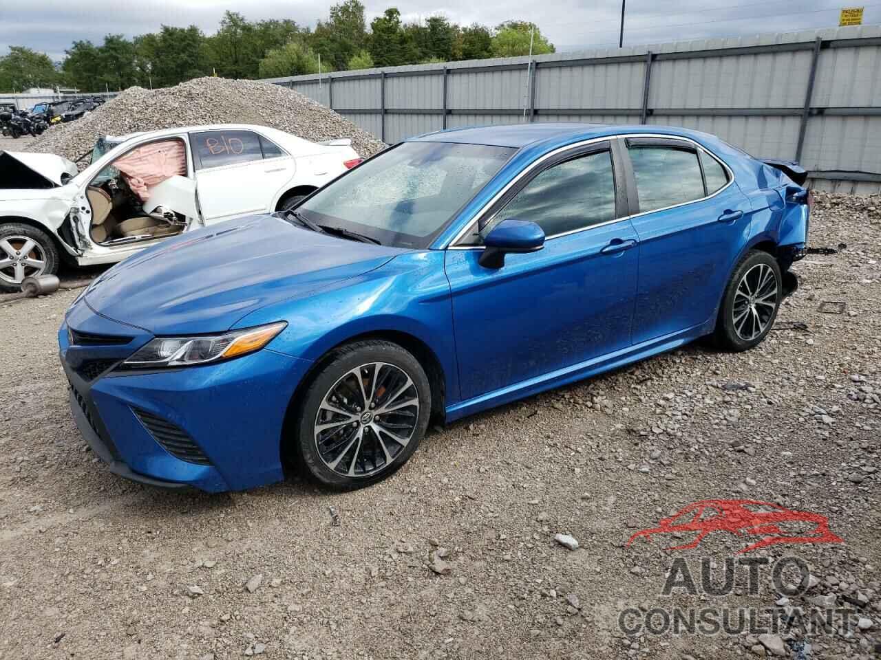 TOYOTA CAMRY 2018 - 4T1B11HK0JU035712