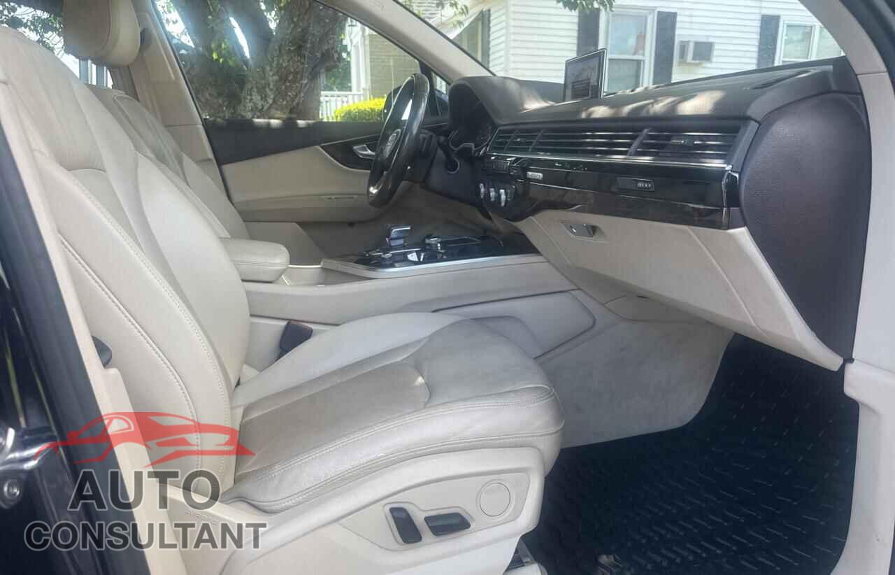AUDI Q7 2017 - WA1LAAF77HD053992