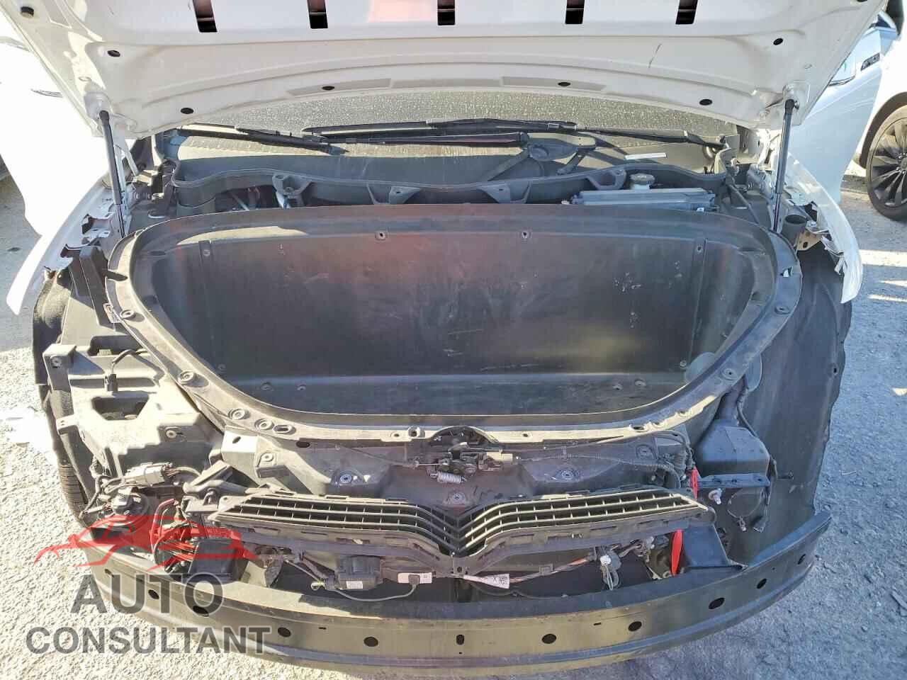 TESLA MODEL X 2019 - 5YJXCBE24KF193172
