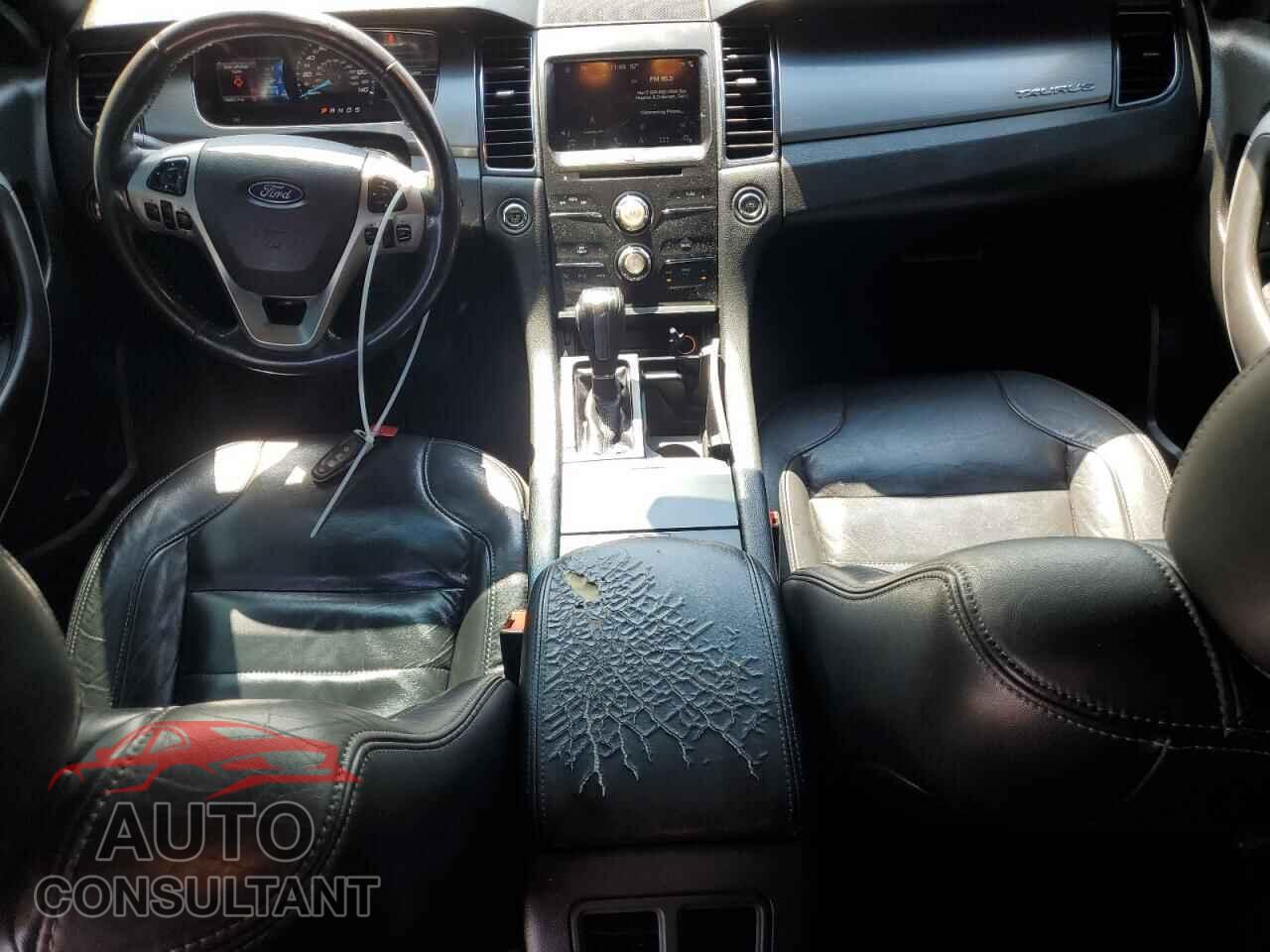 FORD TAURUS 2017 - 1FAHP2E82HG132016