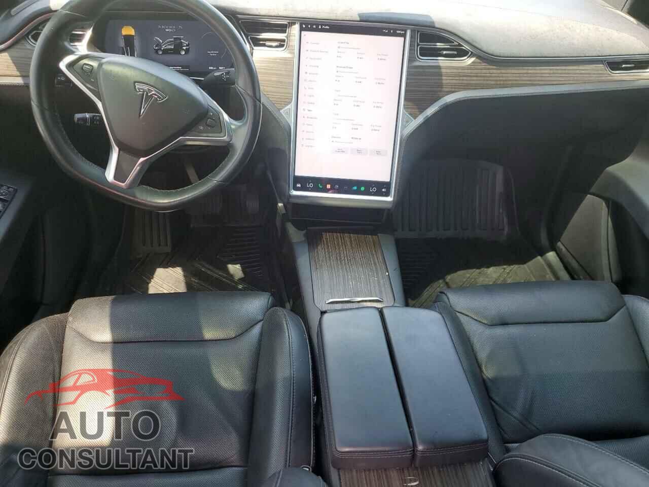 TESLA MODEL X 2016 - 5YJXCAE28GF001737