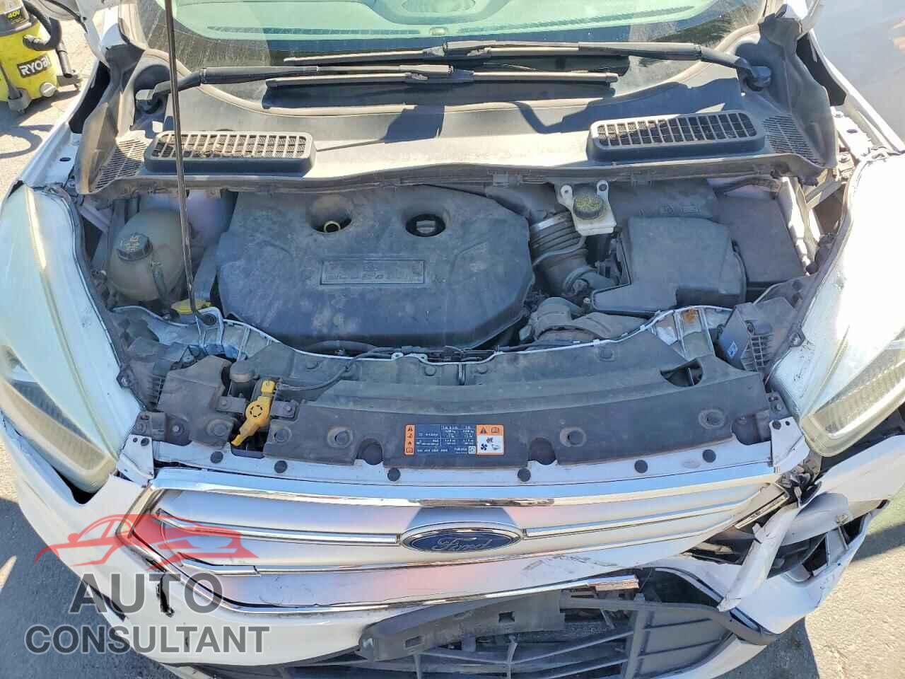 FORD ESCAPE 2017 - 1FMCU0G99HUA83031