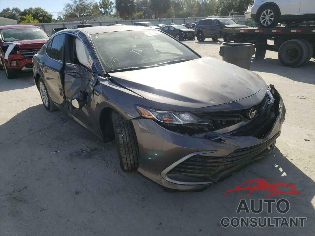 TOYOTA CAMRY 2022 - 4T1C11AK7NU633848