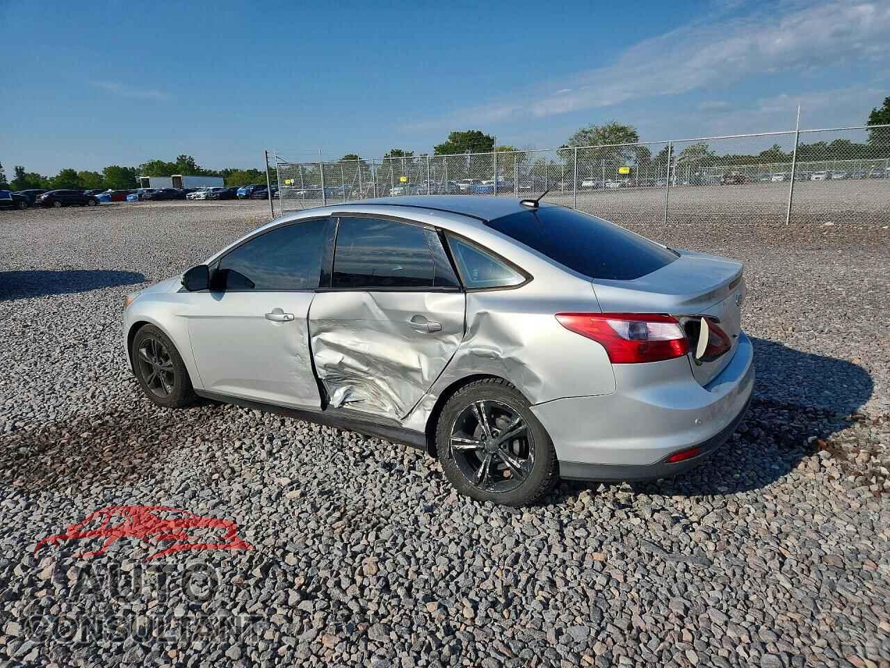 FORD FOCUS 2013 - 1FADP3F26DL374453