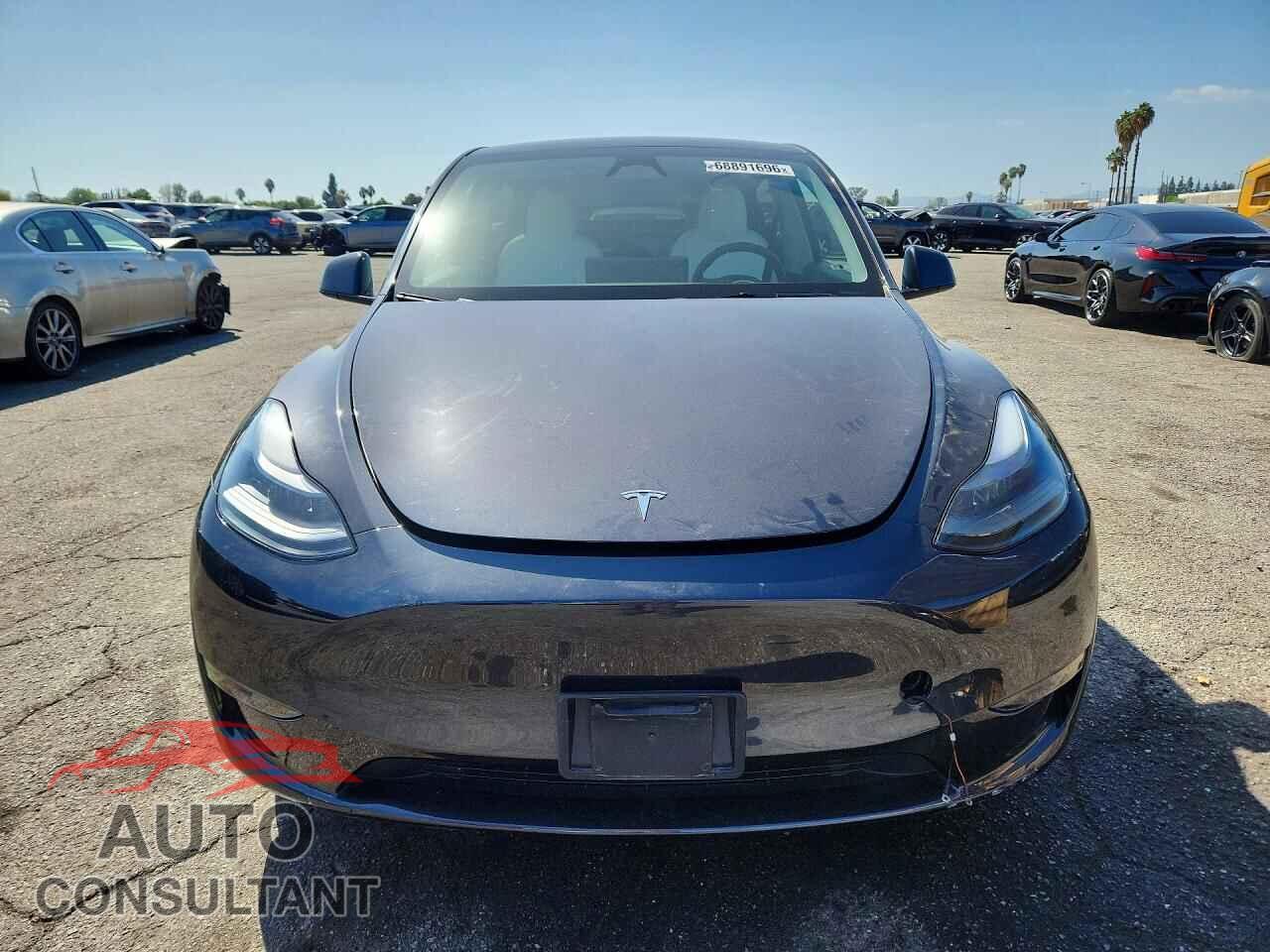 TESLA MODEL Y 2024 - 7SAYGDED7RF050154