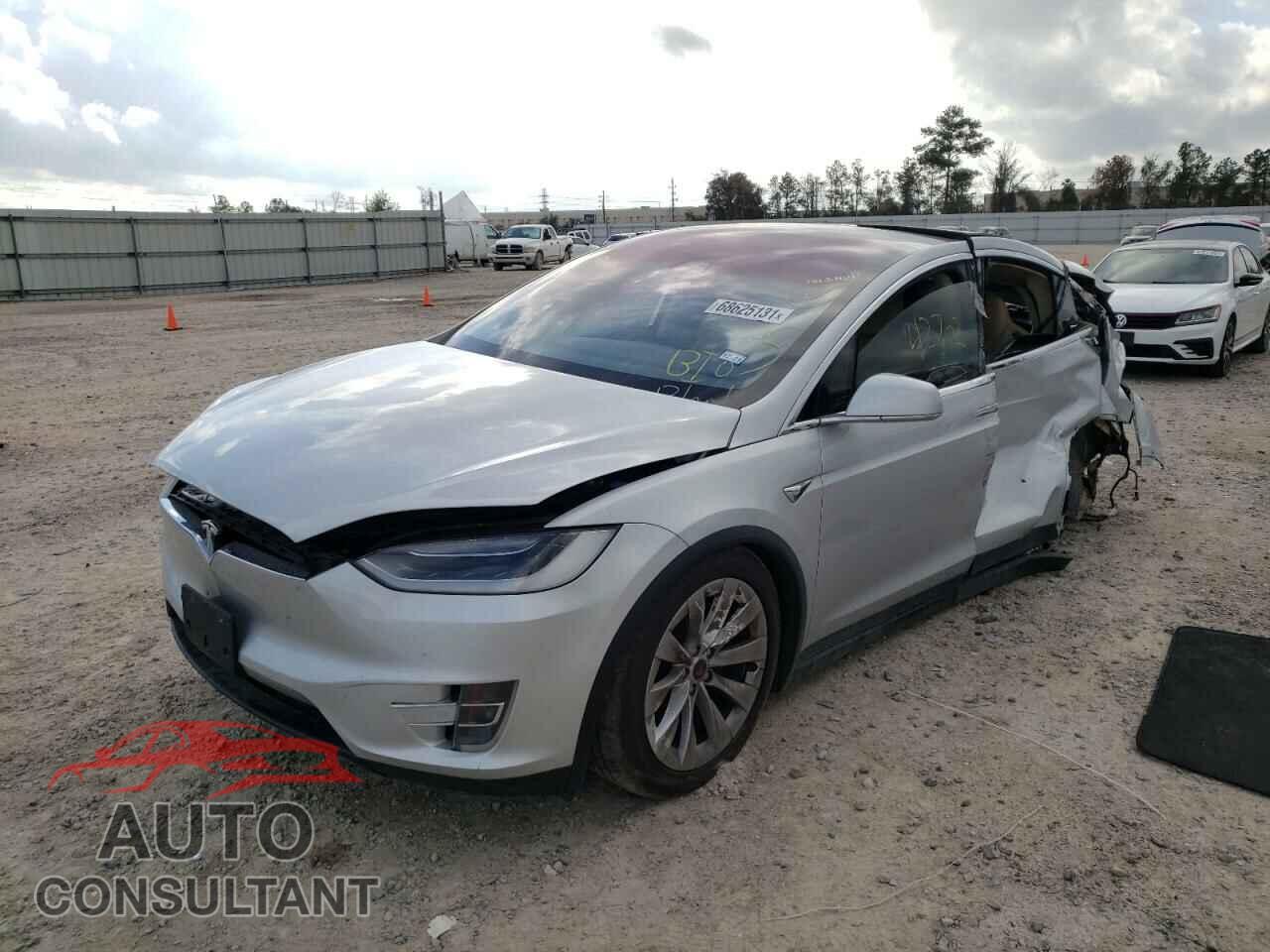 TESLA MODEL X 2017 - 5YJXCDE21HF050295