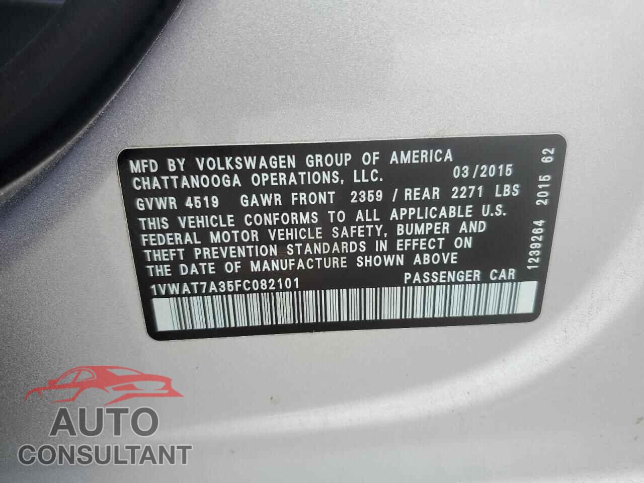 VOLKSWAGEN PASSAT 2015 - 1VWAT7A35FC082101