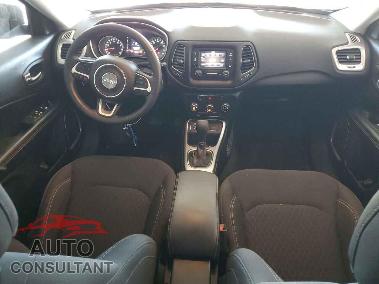 JEEP COMPASS 2018 - 3C4NJCAB4JT124345