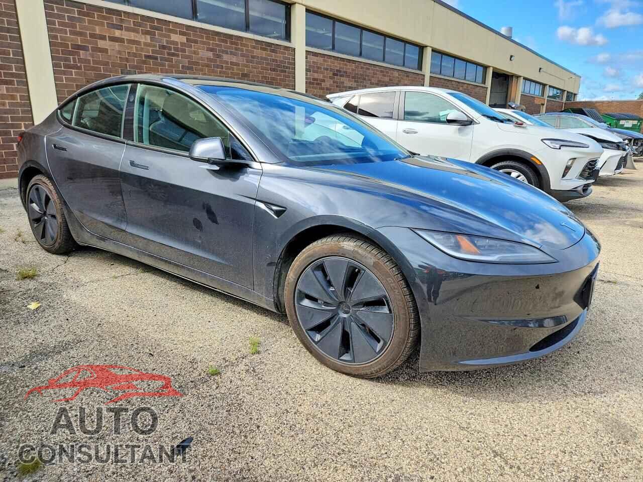 TESLA MODEL 3 2024 - 5YJ3E1EB2RF721756