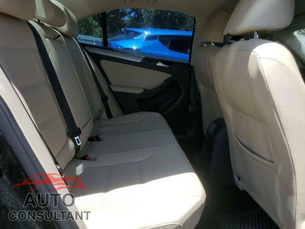 VOLKSWAGEN JETTA 2017 - 3VWDB7AJ7HM381234