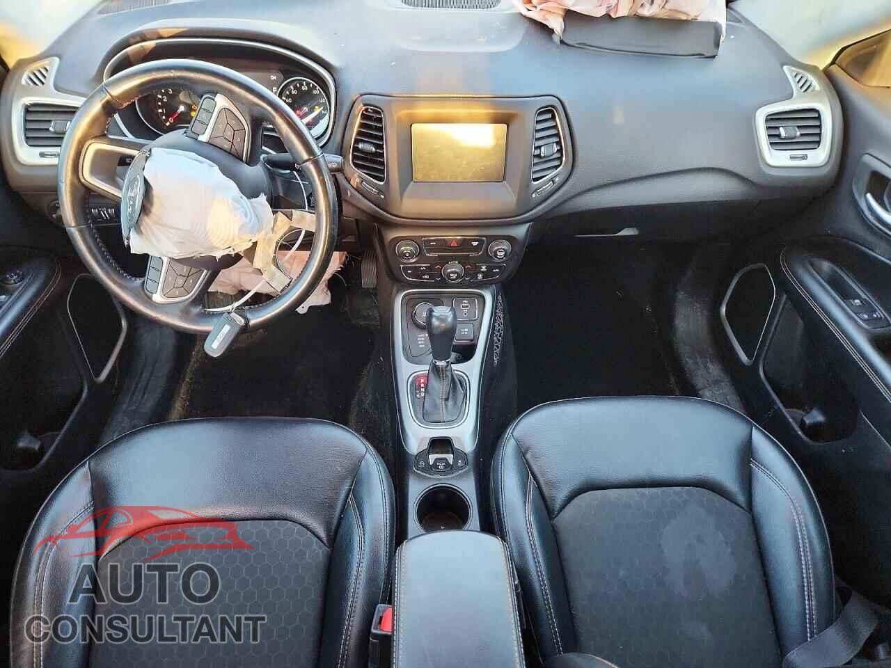 JEEP COMPASS 2018 - 3C4NJDBB9JT433863