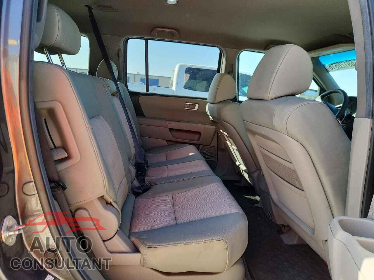 HONDA PILOT 2011 - 5FNYF4H45BB106674