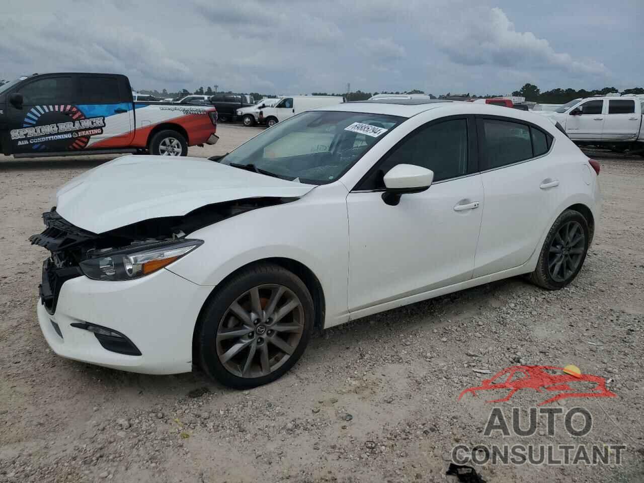 MAZDA 3 2018 - 3MZBN1L35JM241344