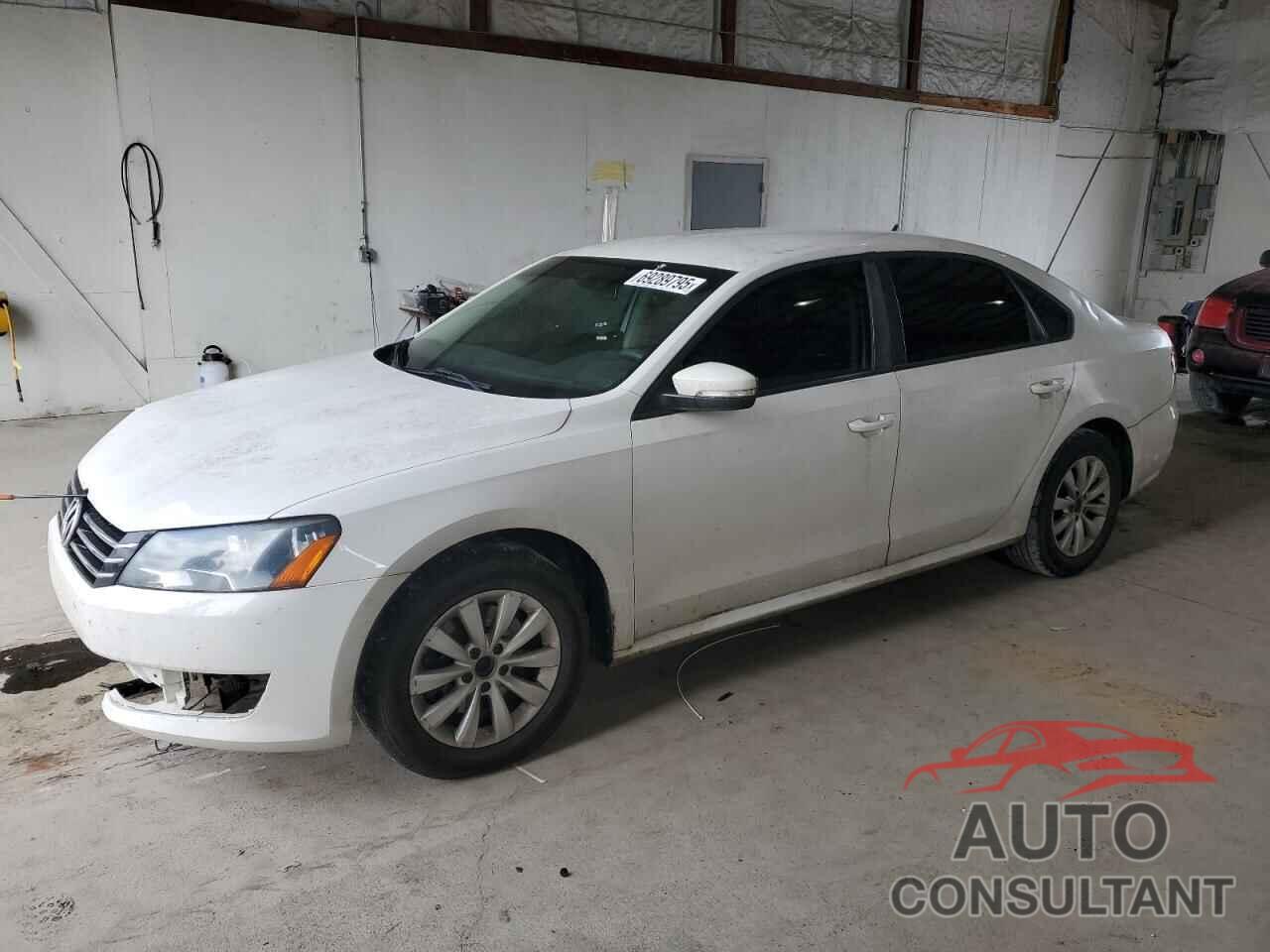 VOLKSWAGEN PASSAT 2013 - 1VWAH7A39DC008954