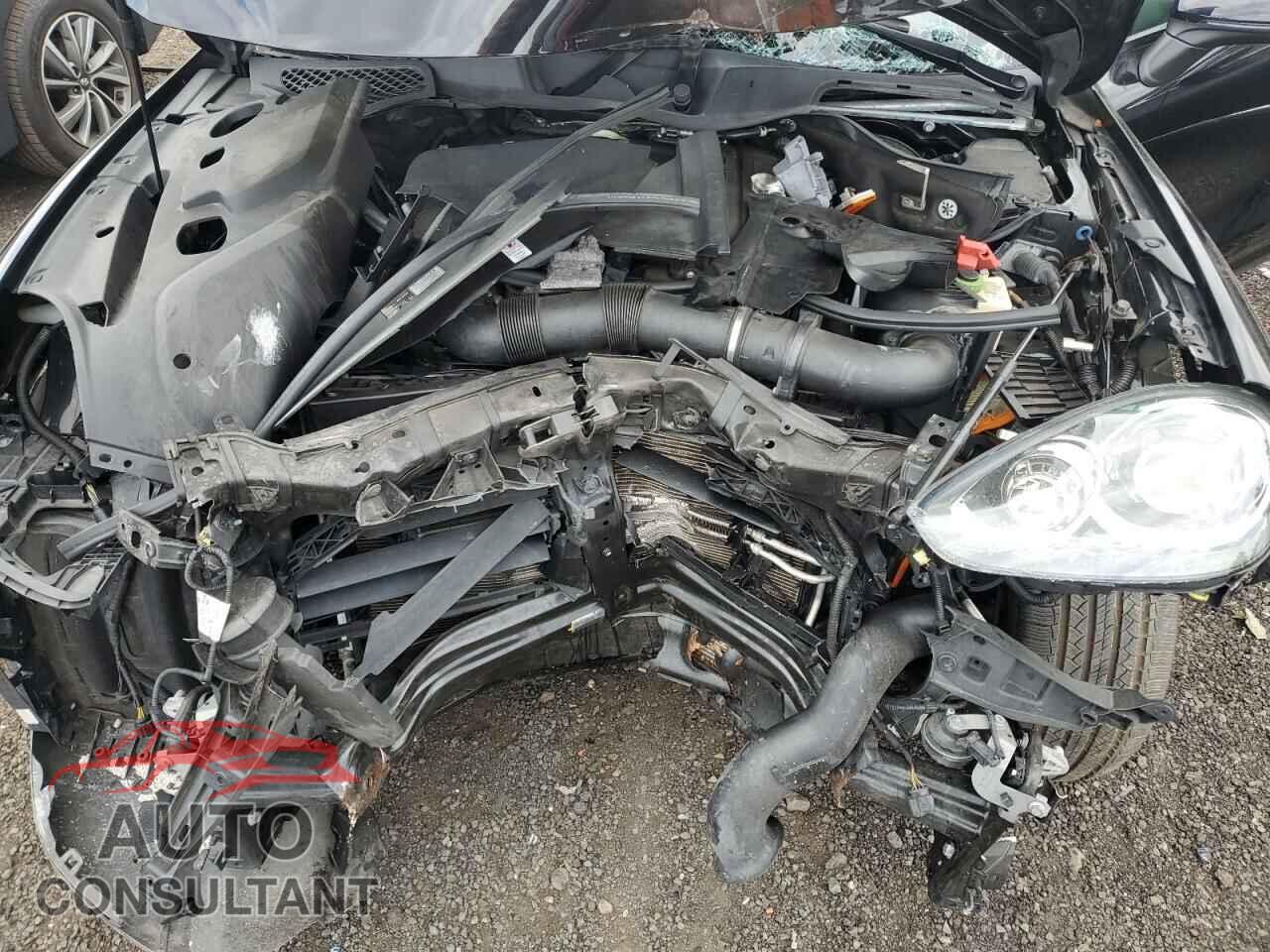 PORSCHE CAYENNE 2016 - WP1AA2A22GLA06015