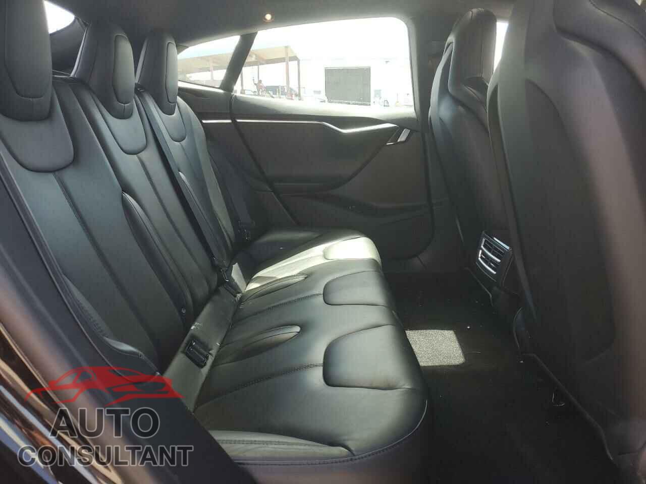TESLA MODEL S 2016 - 5YJSA1E18GF152617