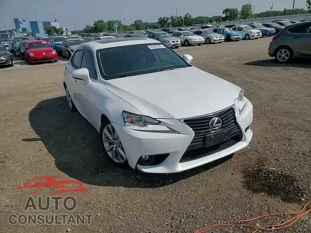 LEXUS IS 2014 - JTHBF1D20E5033372