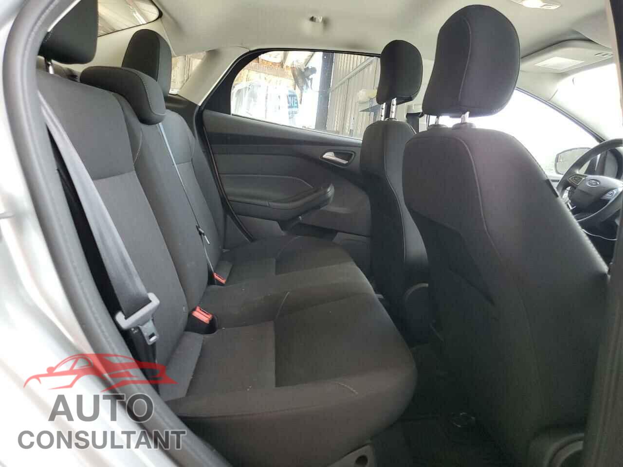 FORD FOCUS 2017 - 1FADP3F21HL258115