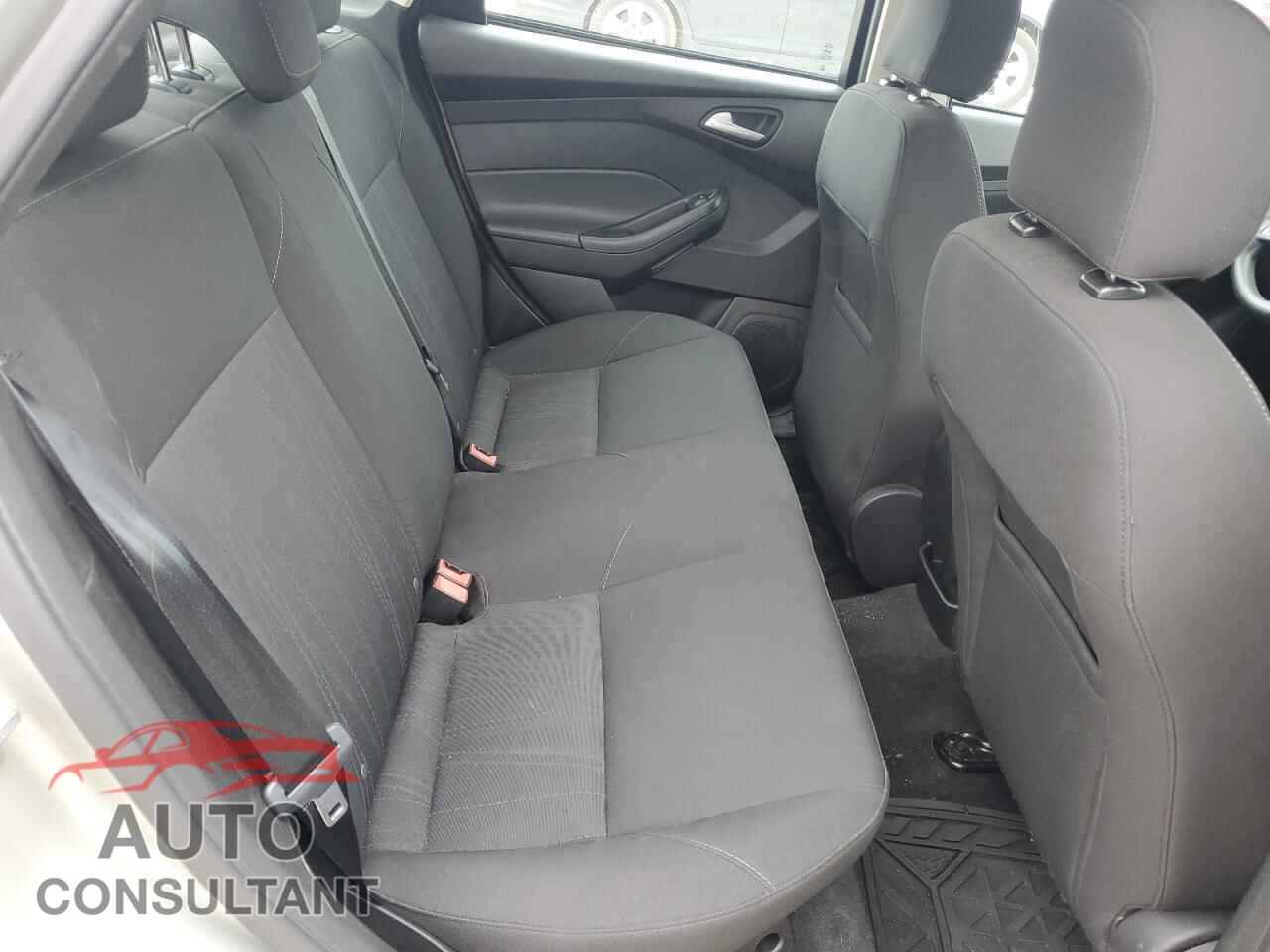 FORD FOCUS 2016 - 1FADP3F24GL335977