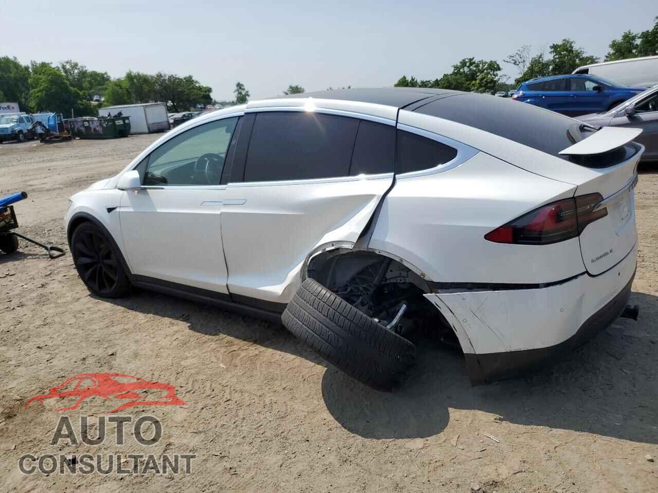 TESLA MODEL X 2017 - 5YJXCBE27HF055831