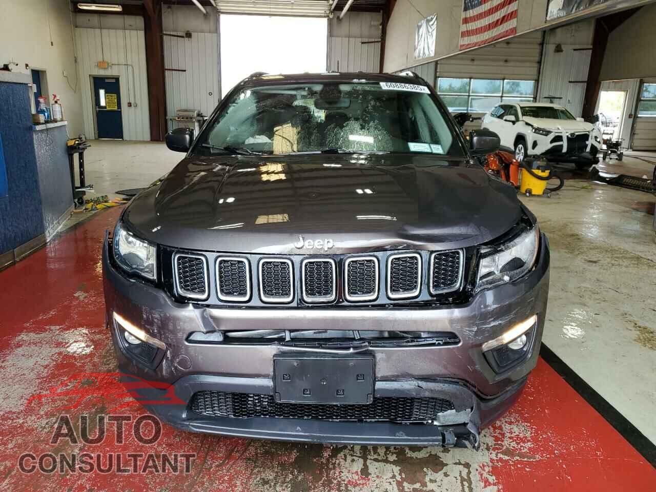JEEP COMPASS 2018 - 3C4NJDBB9JT457242