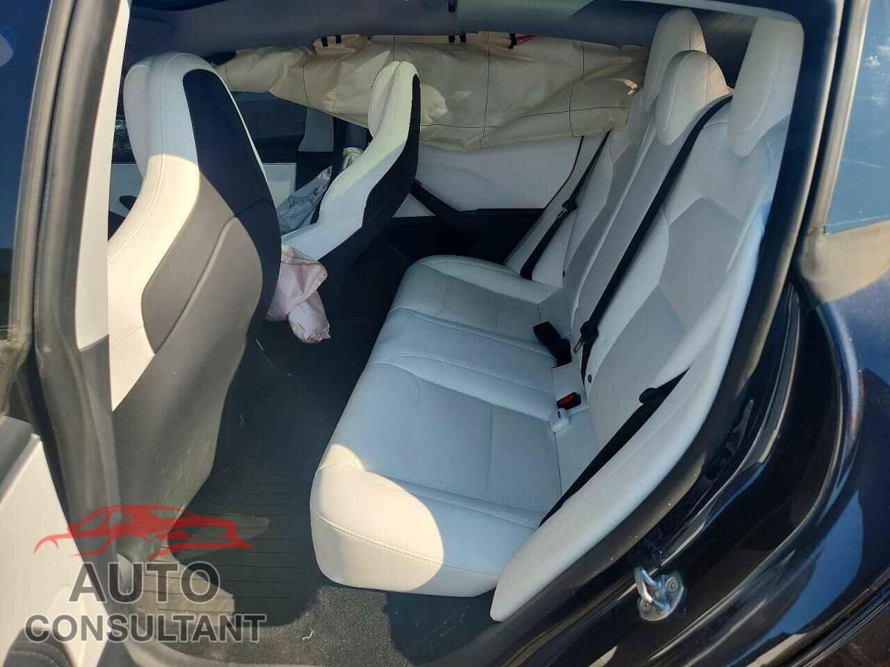 TESLA MODEL 3 2024 - 5YJ3E1ET3RF894906