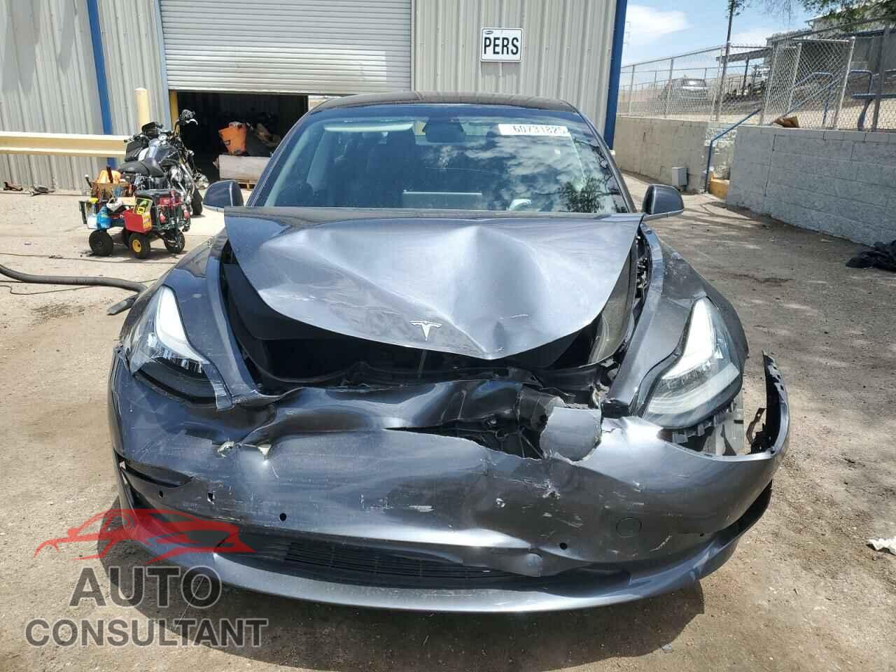 TESLA MODEL 3 2018 - 5YJ3E1EB6JF082964