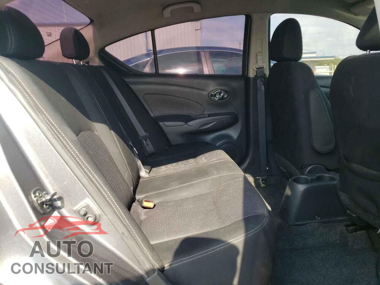 NISSAN VERSA 2019 - 3N1CN7AP3KL815238