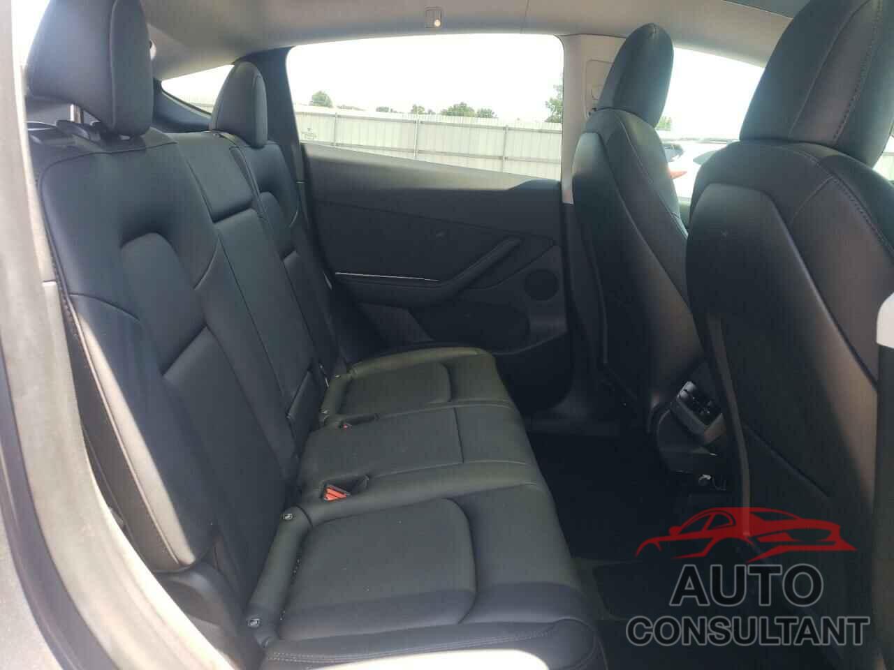 TESLA MODEL Y 2022 - 7SAYGDEE7NF325573