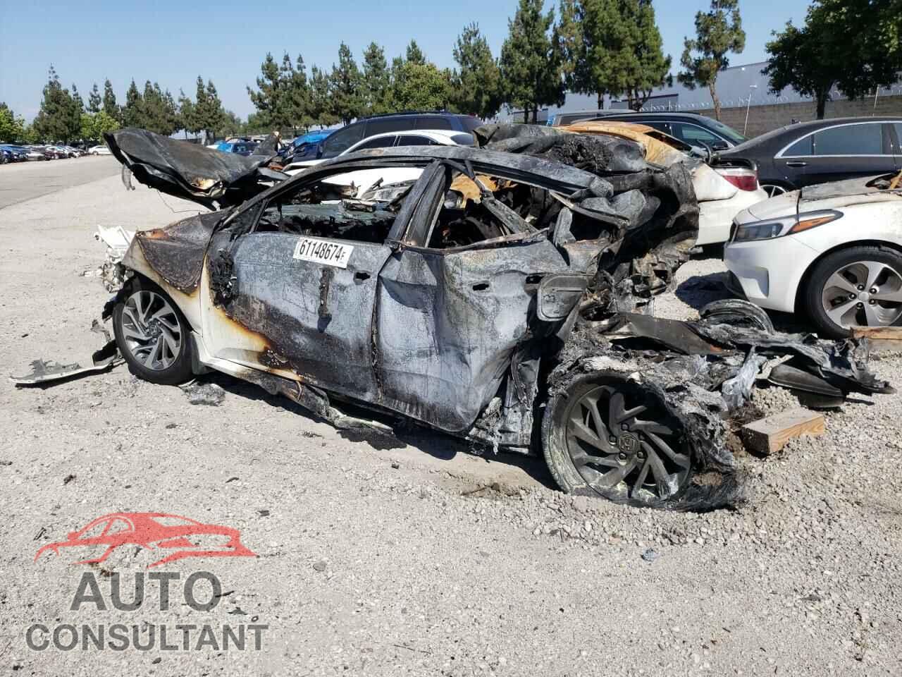 HONDA CIVIC 2018 - 2HGFC2F76JH502575